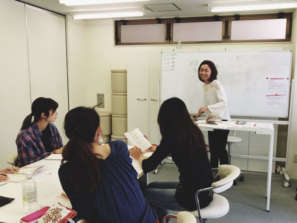 【ネイルサロン経営特別授業】ネイル大学テキスト初お披露目｜ネイルサロン開業・経営ならビオネイル