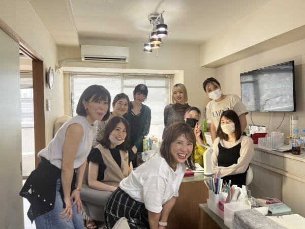 マナー研修【親しみや温かみはありつつ、所作がきれいなプロになる】｜ネイルサロン開業・経営ならビオネイル