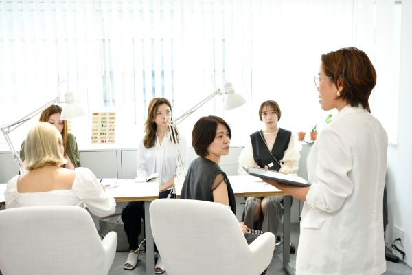 【ネイリスト・アイリスト向け】 ビジネスマナー研修を実施しました｜ネイルサロン開業・経営ならビオネイル
