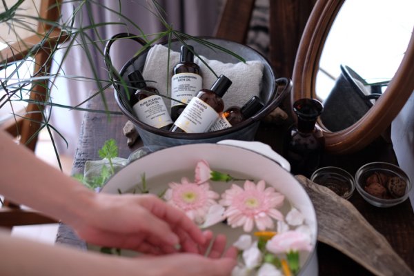 【新発売】英国生まれのアロマネイルオイル｜ネイルサロン開業・経営ならビオネイル