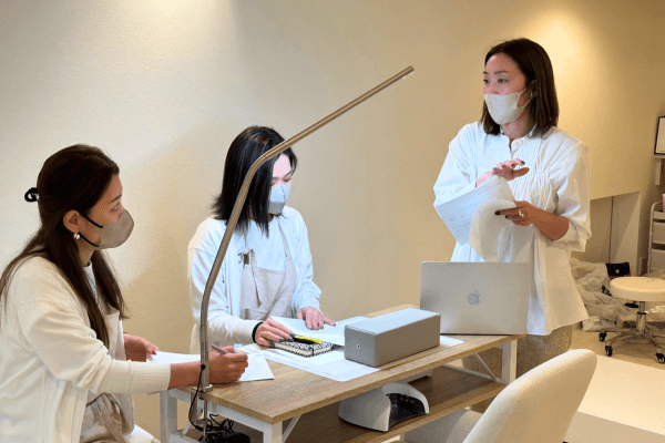 ネイルサロンオープン前1日店舗研修の様子｜ネイルサロン開業・経営ならビオネイル