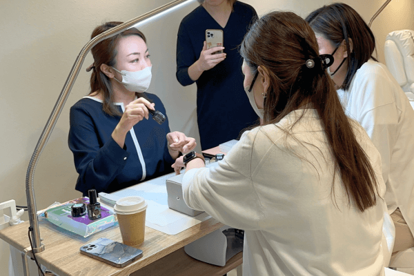 ネイルサロンオープン前1日店舗研修の様子｜ネイルサロン開業・経営ならビオネイル