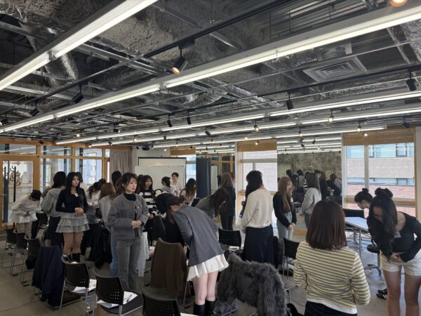 【新人研修】新卒アイリスト約30名の研修を担当いたしました｜ネイルサロン開業・経営ならビオネイル